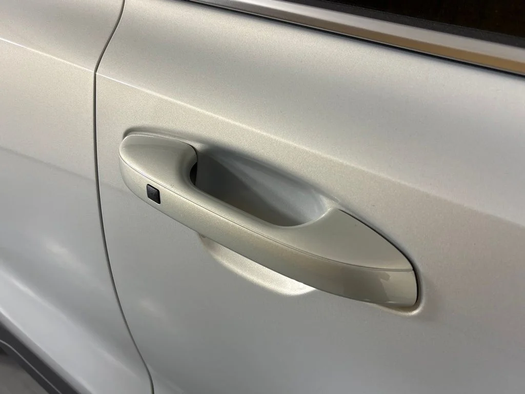 New 2026 Ivory Silver Kia LX image 12