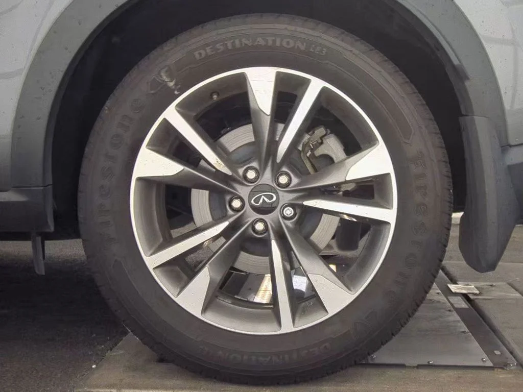 Used 2023 Gray INFINITI LUXE image 19