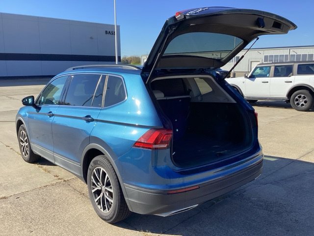 Certified Used 2019 Silk Blue Metallic Volkswagen 2.0T SE image 14