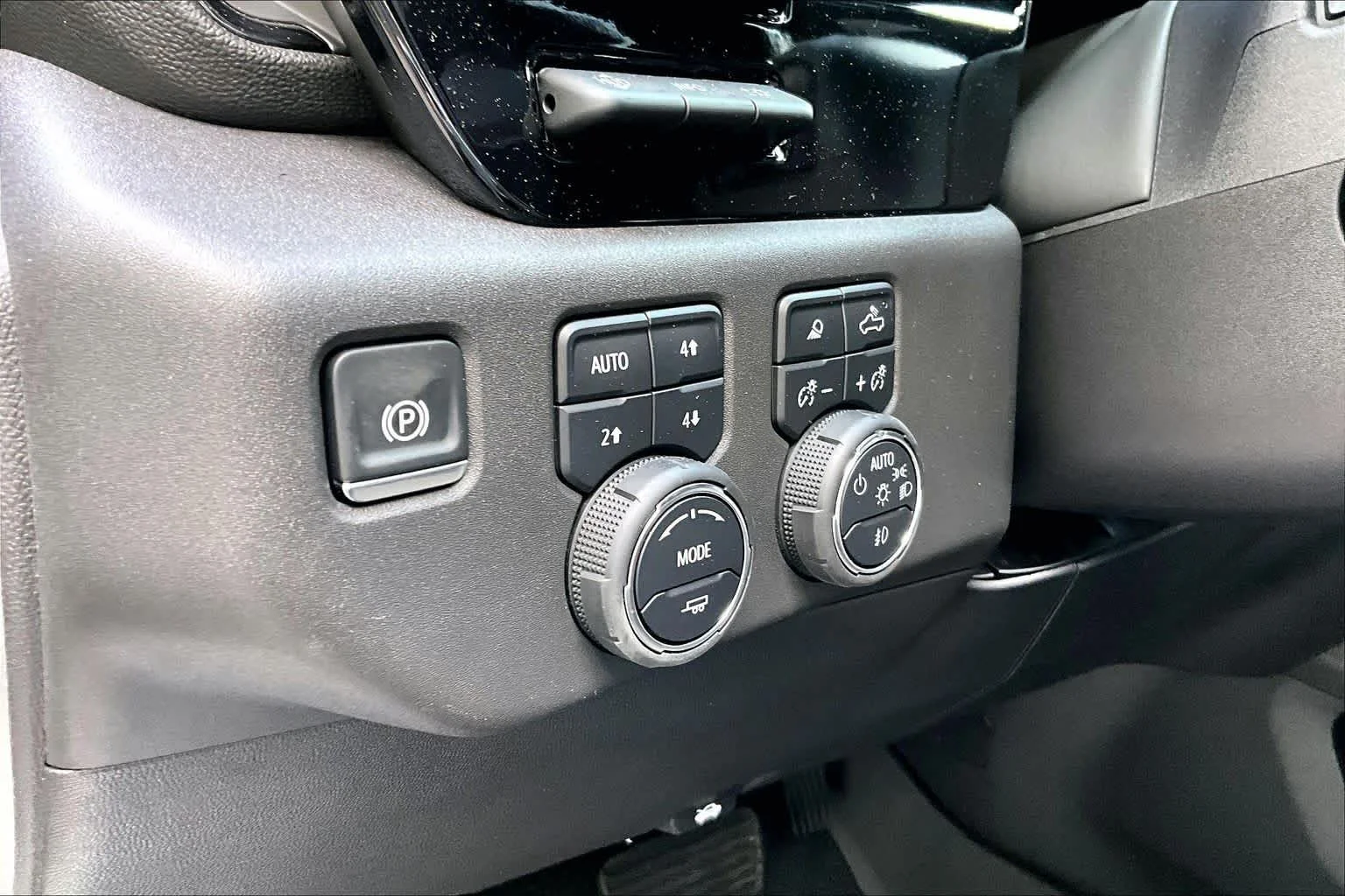 2025 Chevrolet Silverado 1500 ZR2 - Photo 32