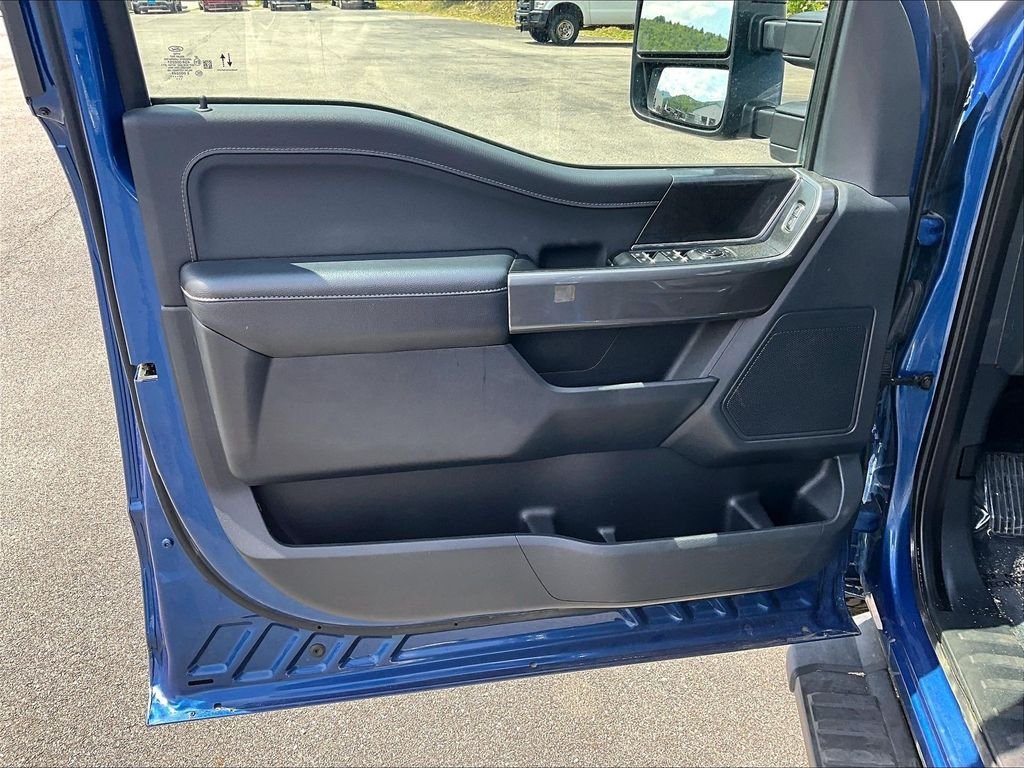 Used 2022 Blue Ford XLT image 9