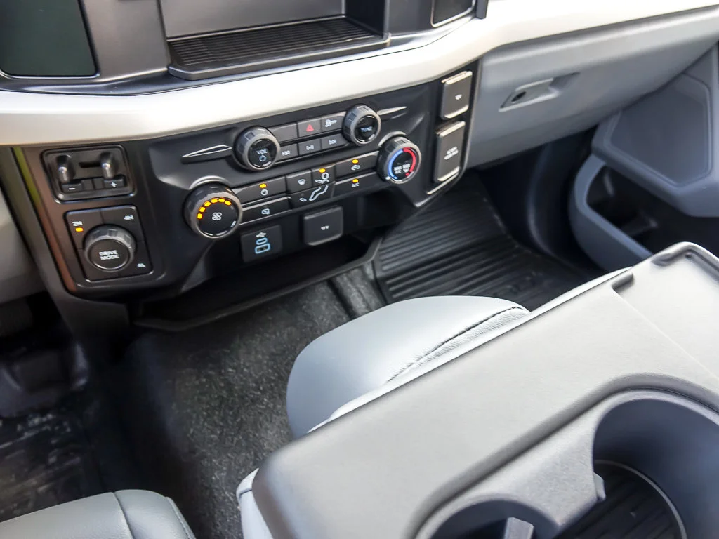 New 2026 Oxford White Ford XL image 16