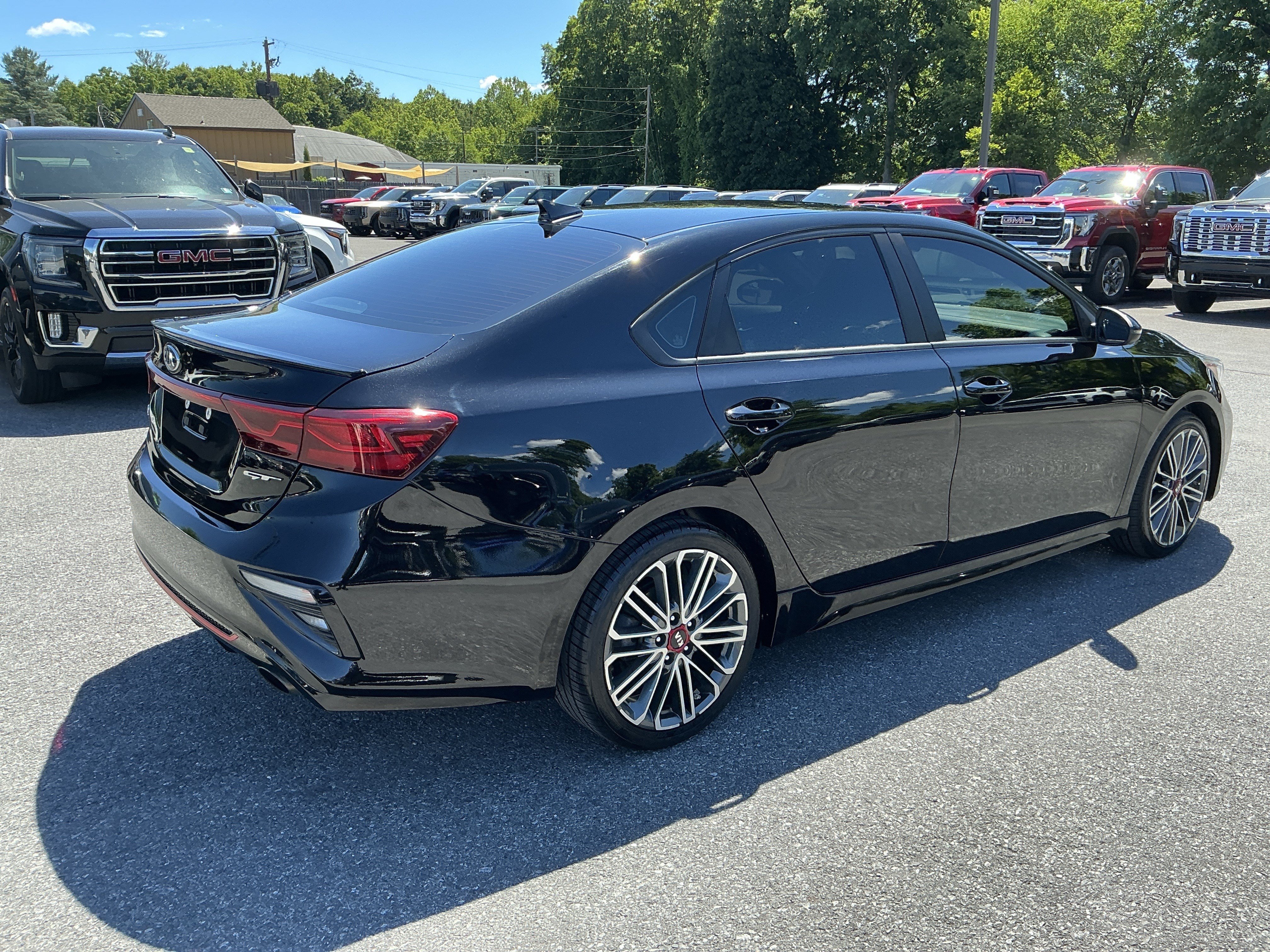 Used 2021 Aurora Black Kia GT image 3