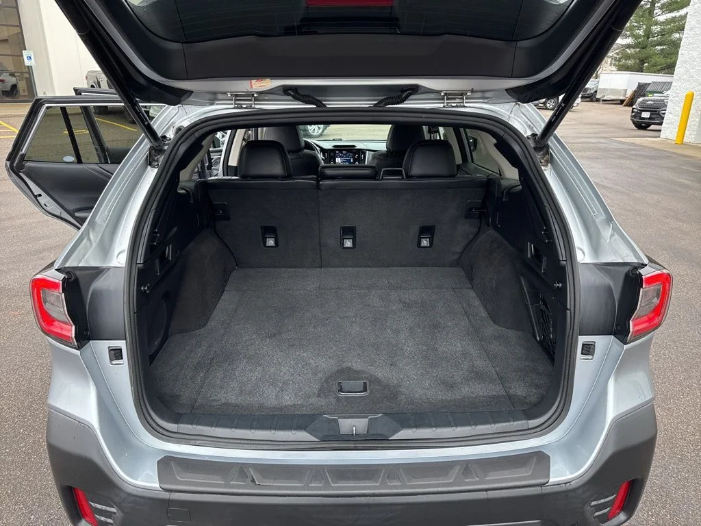 Used 2021 Ice Silver Metallic Subaru Limited image 38