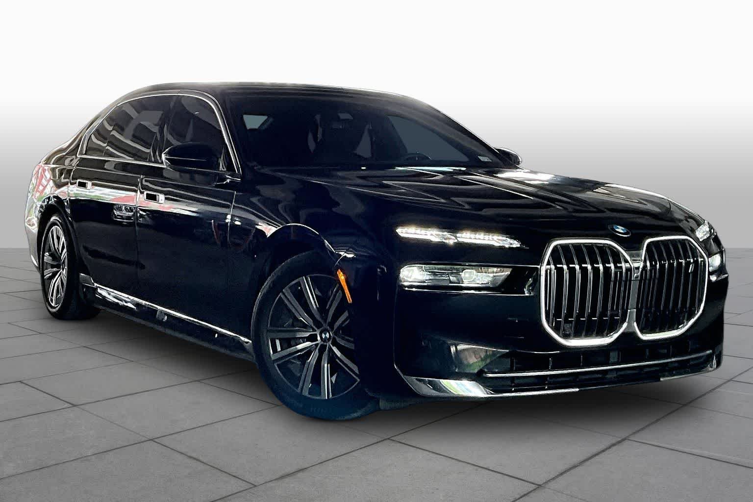 Used 2024 Carbon Black Metallic BMW xDrive60 image 2