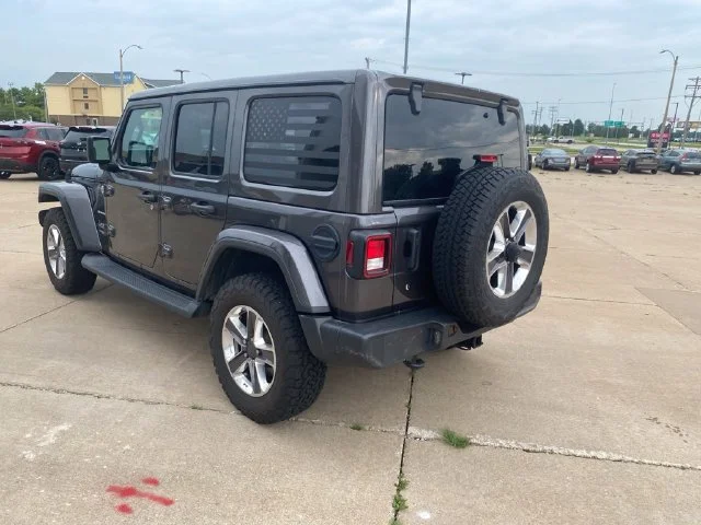 Used 2019 Granite Crystal Clearcoat Metallic Jeep Unlimited Sahara image 8