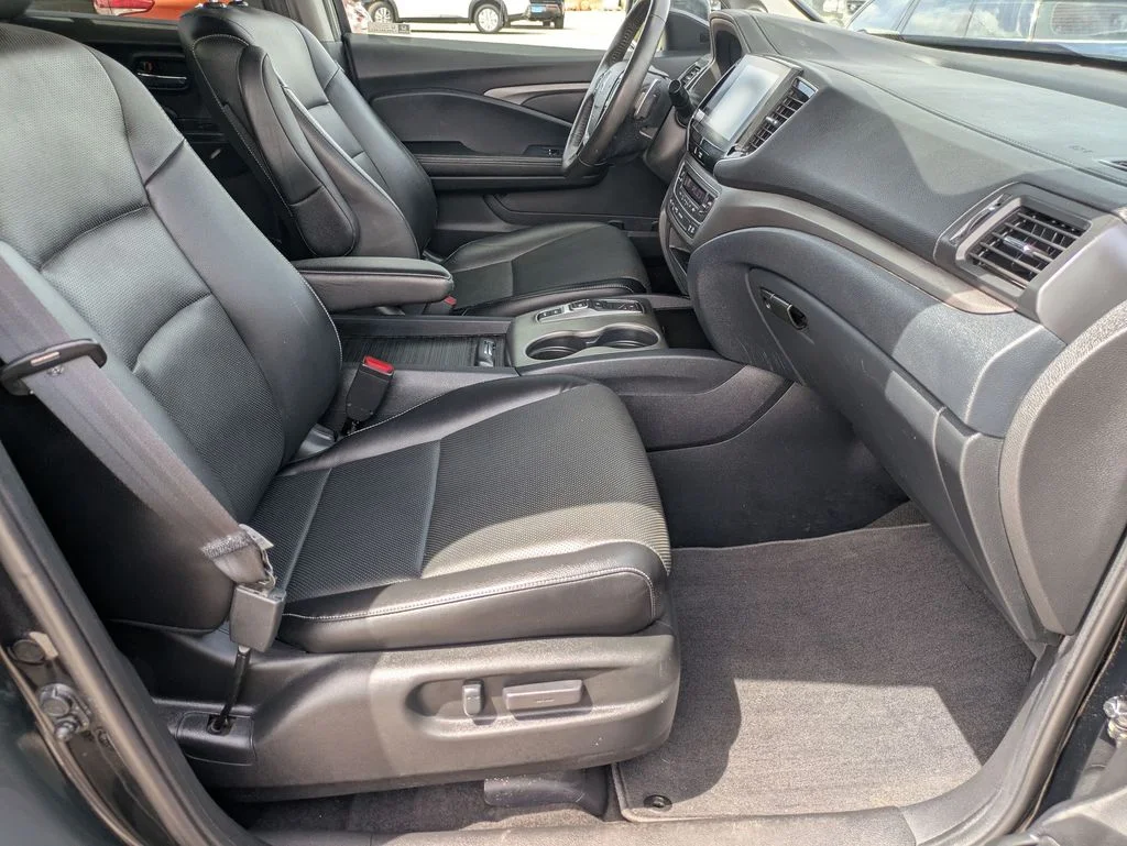 Used 2023 Black Honda RTL image 21