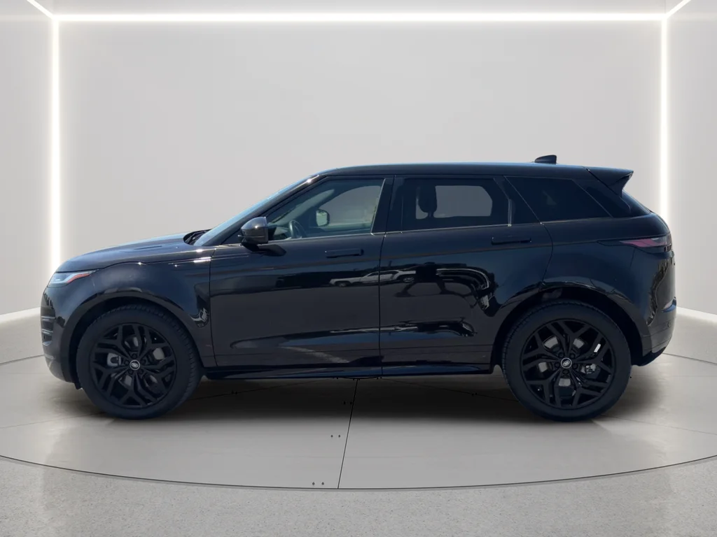 Used 2022 Black Land Rover Dynamic image 8