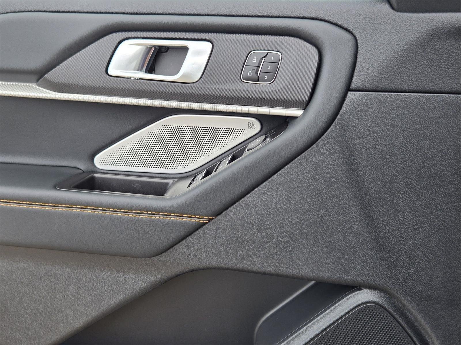 New 2026 Star White Metallic Tri-Coat Ford Tremor® image 15