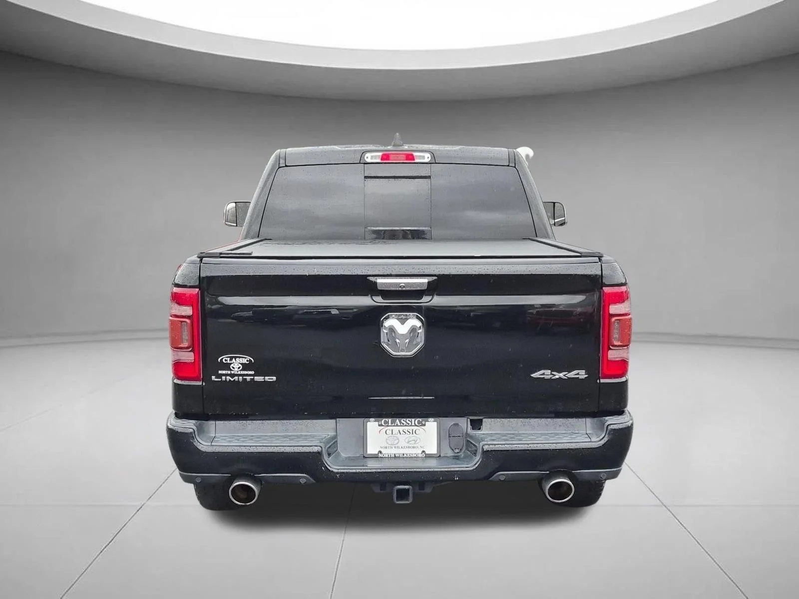 Used 2019 Diamond Black Crystal Pearlcoat Ram Limited image 4
