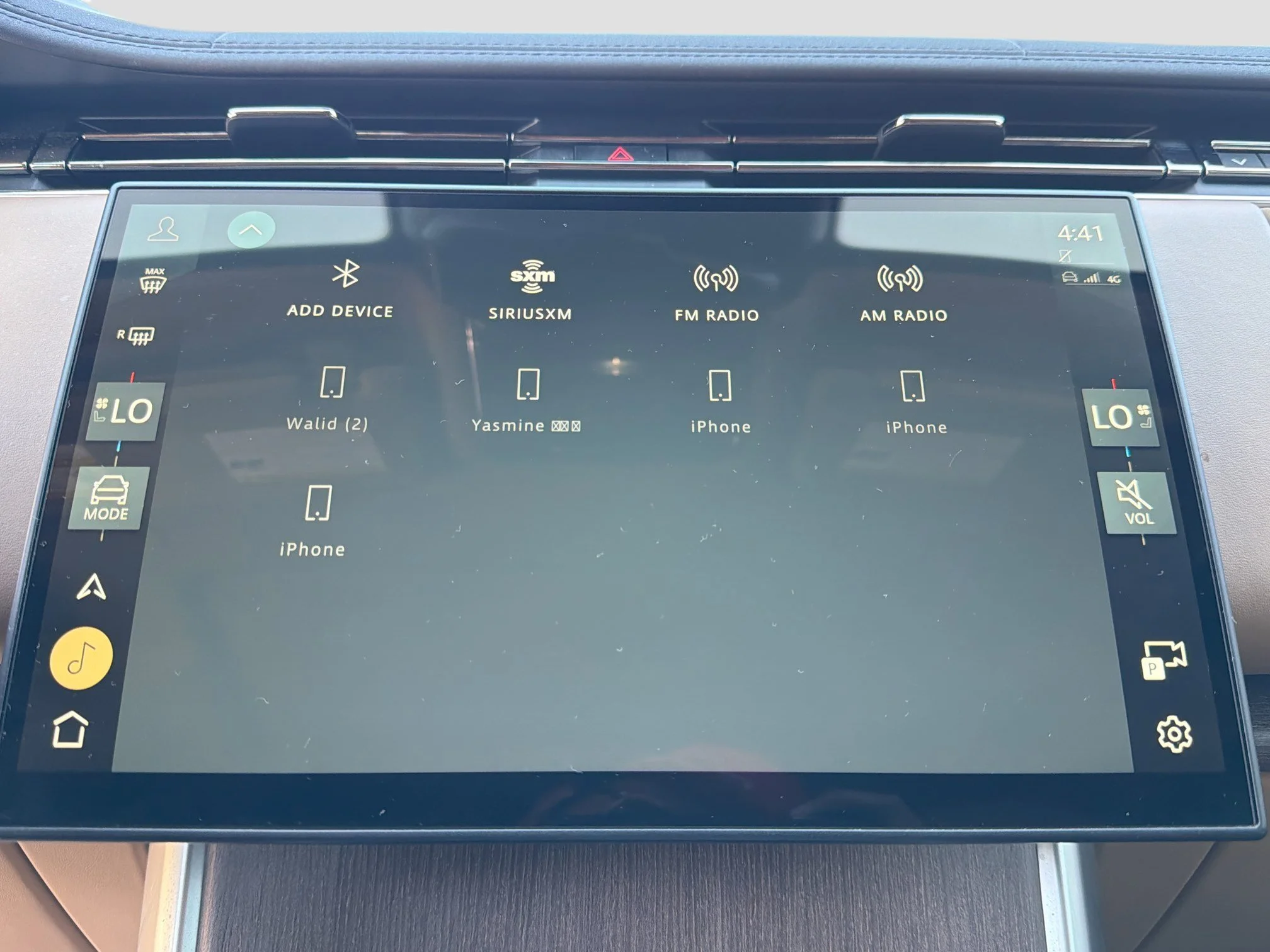 Used 2024 Sunset Gold SV Bespoke Ultra Metallic Satin Land Rover SE image 31