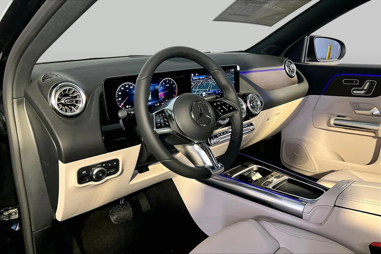 New 2026 Night Black Mercedes-Benz GLA 250 image 9