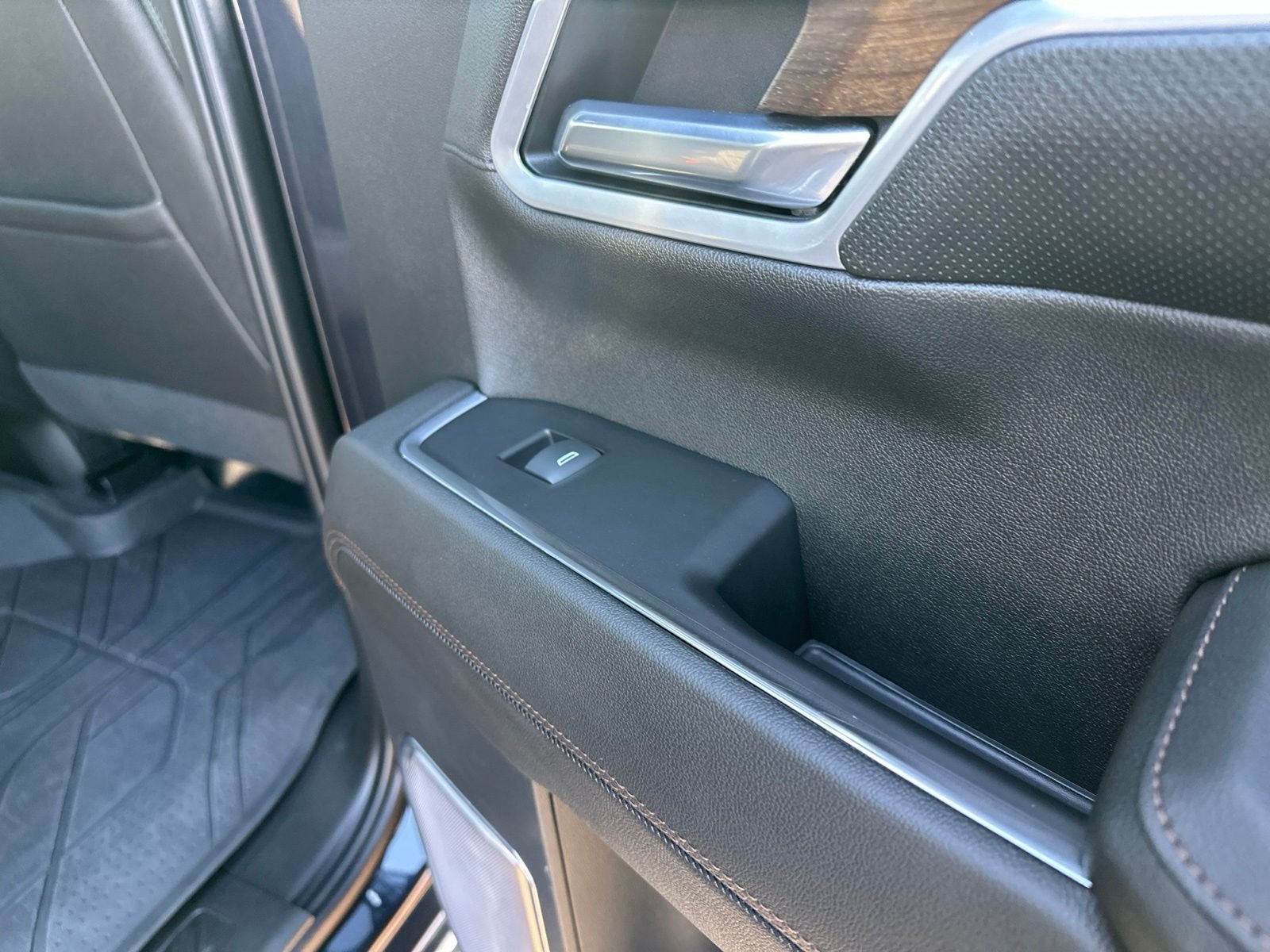 Used 2022 Gray Chevrolet High Country image 41