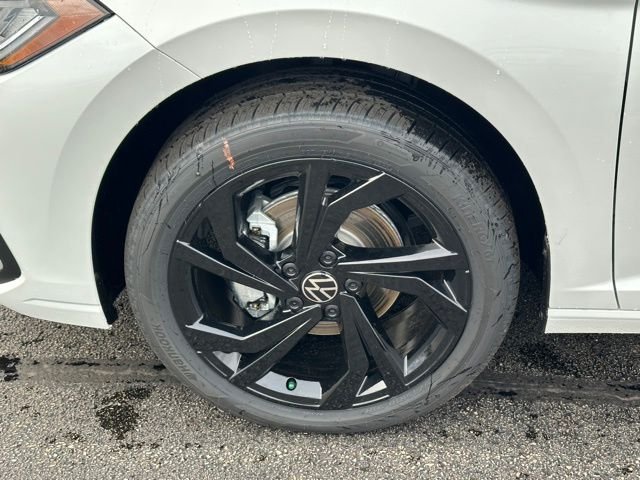 New 2026 Opal White Pearl Volkswagen 1.5T SE image 9