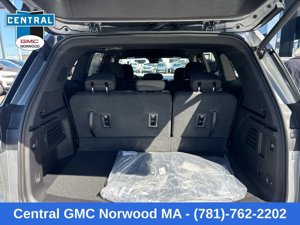 New 2026 Sterling Metallic GMC Elevation image 12