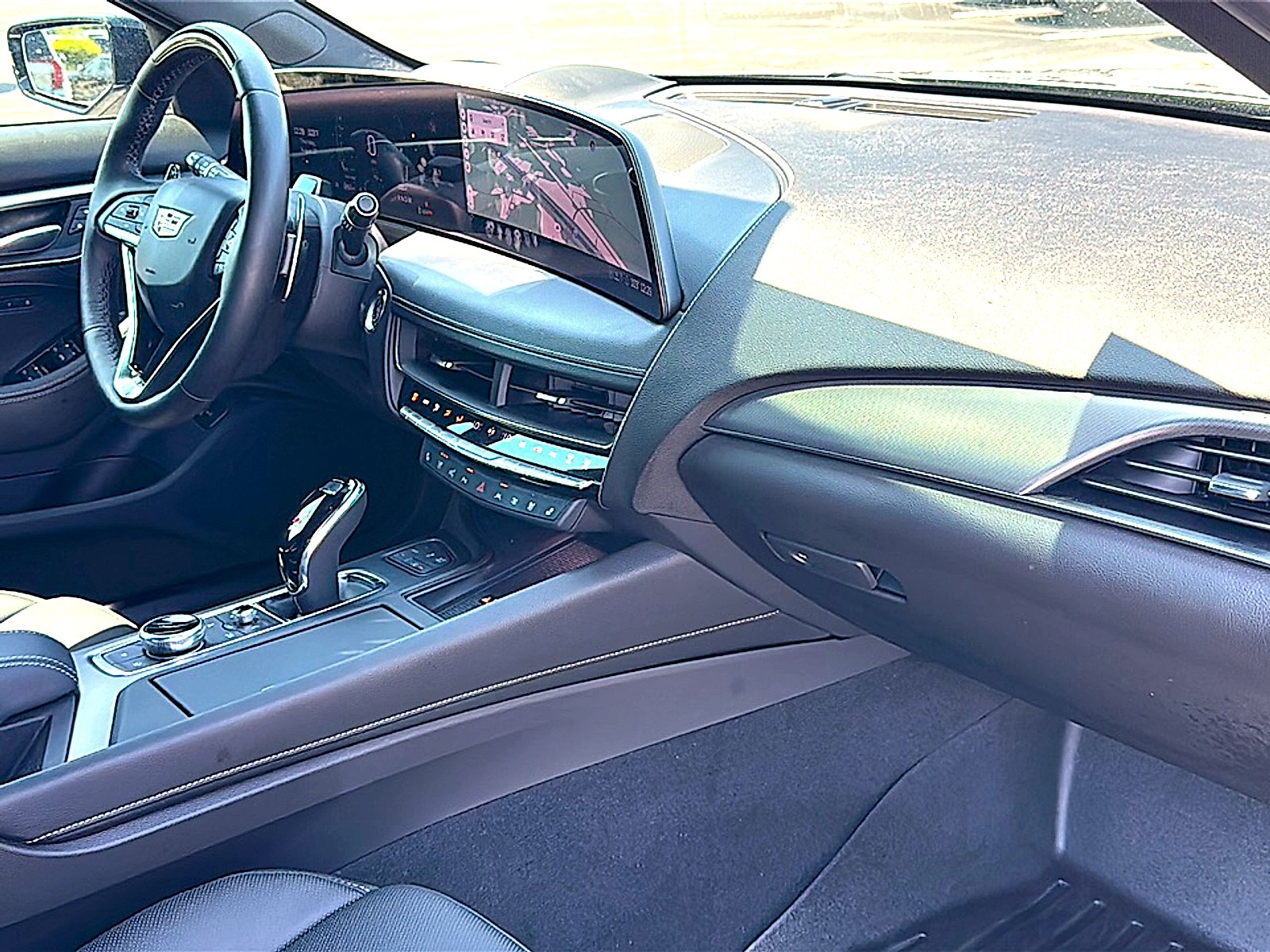 Used 2025 Argent Silver Metallic Cadillac Premium Luxury image 23