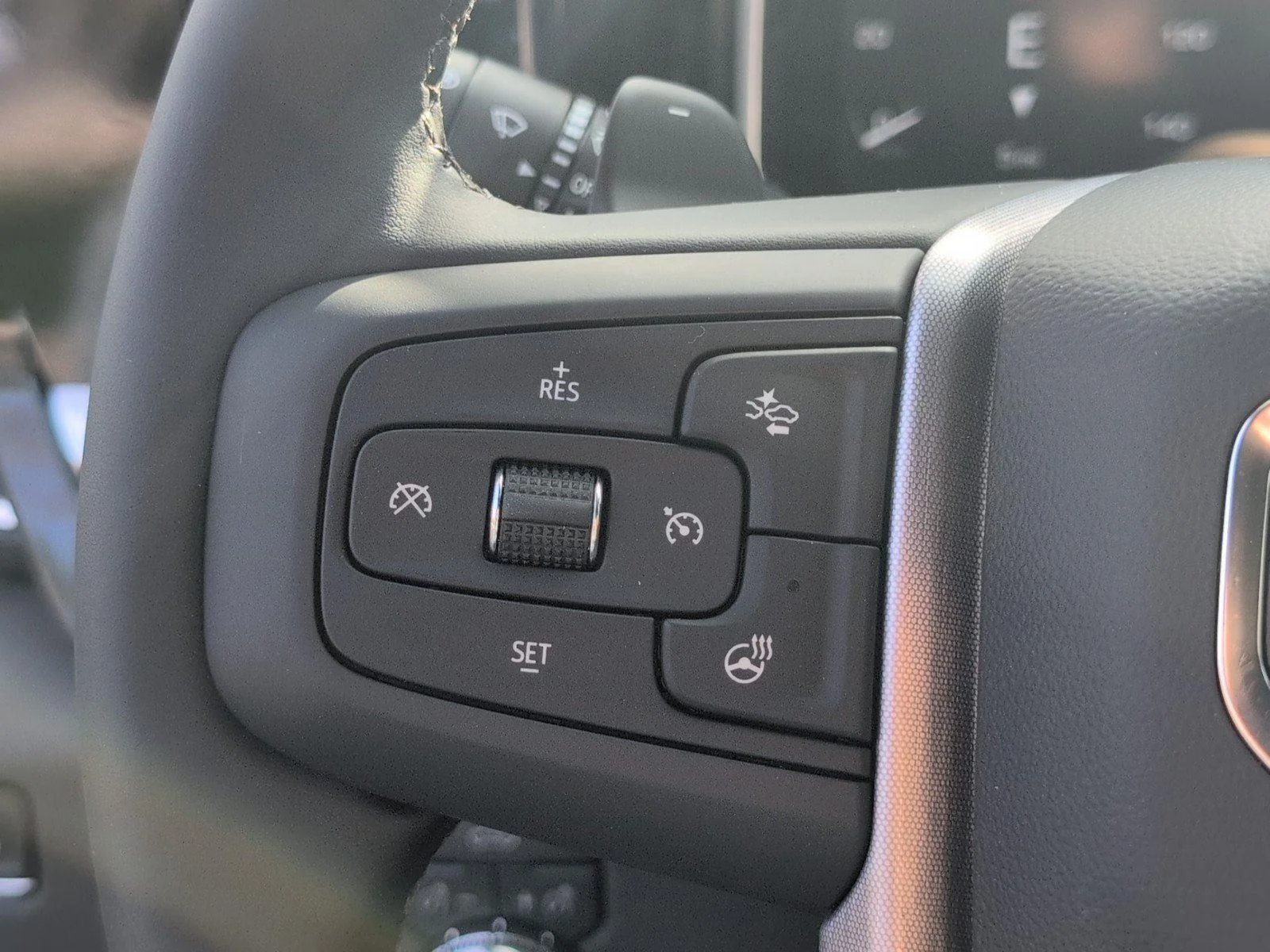 New 2026 Summit White GMC Elevation image 26