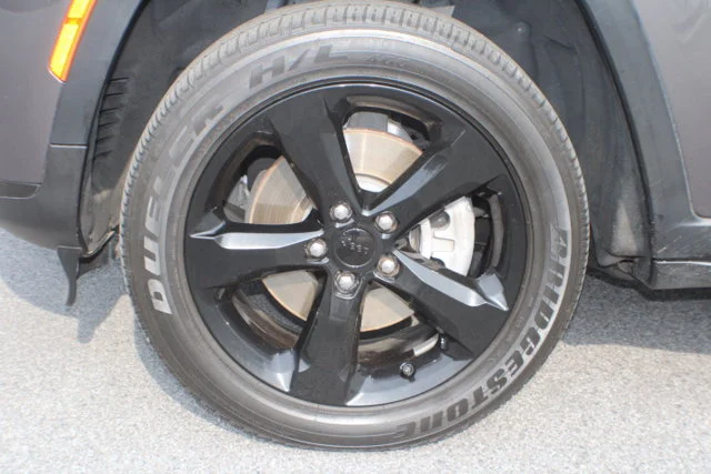 Used 2024 Baltic Gray Metallic Clearcoat Jeep Altitude X image 5