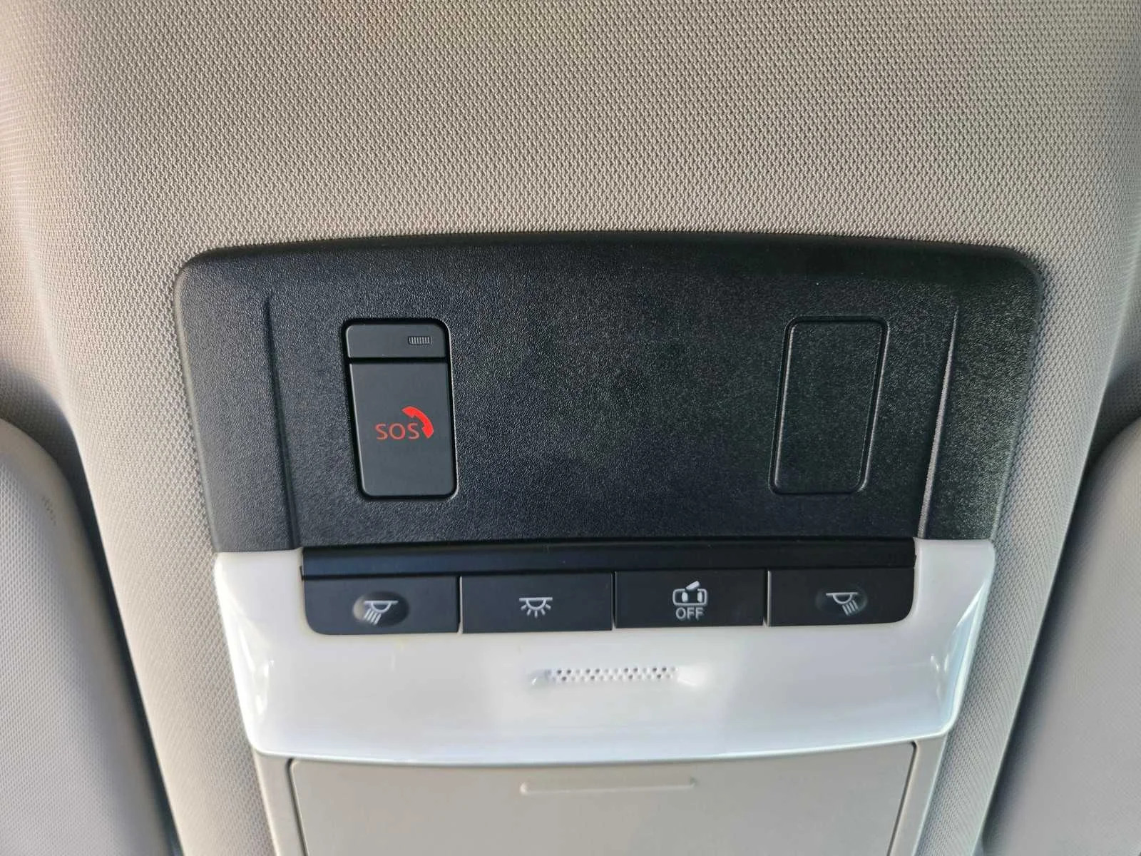 Used 2024  Nissan SV image 20