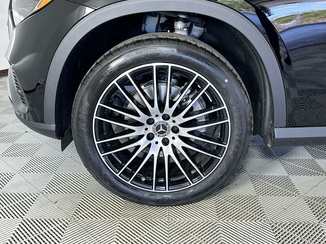 New 2026 Black Mercedes-Benz GLC 300 image 30