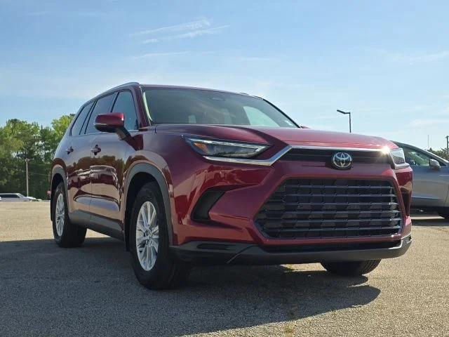 Used 2025 Red Toyota XLE image 7
