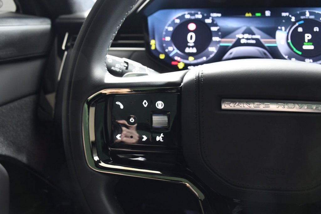 Used 2025 Borasco Grey Metallic Land Rover Autobiography image 28