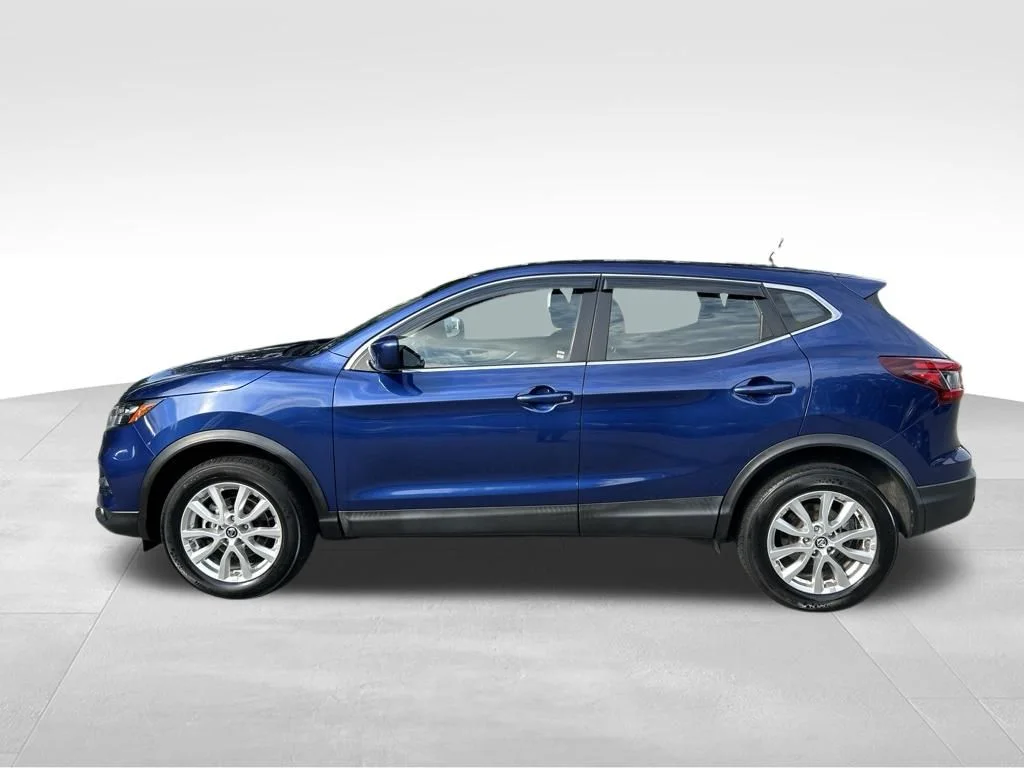 Used 2021 Blue Nissan S image 2