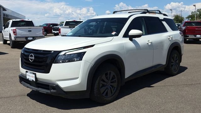 Used 2023 White Nissan SV image 4