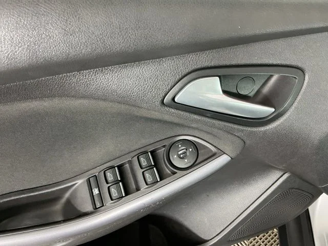Used 2014 Silver Ford Titanium image 13