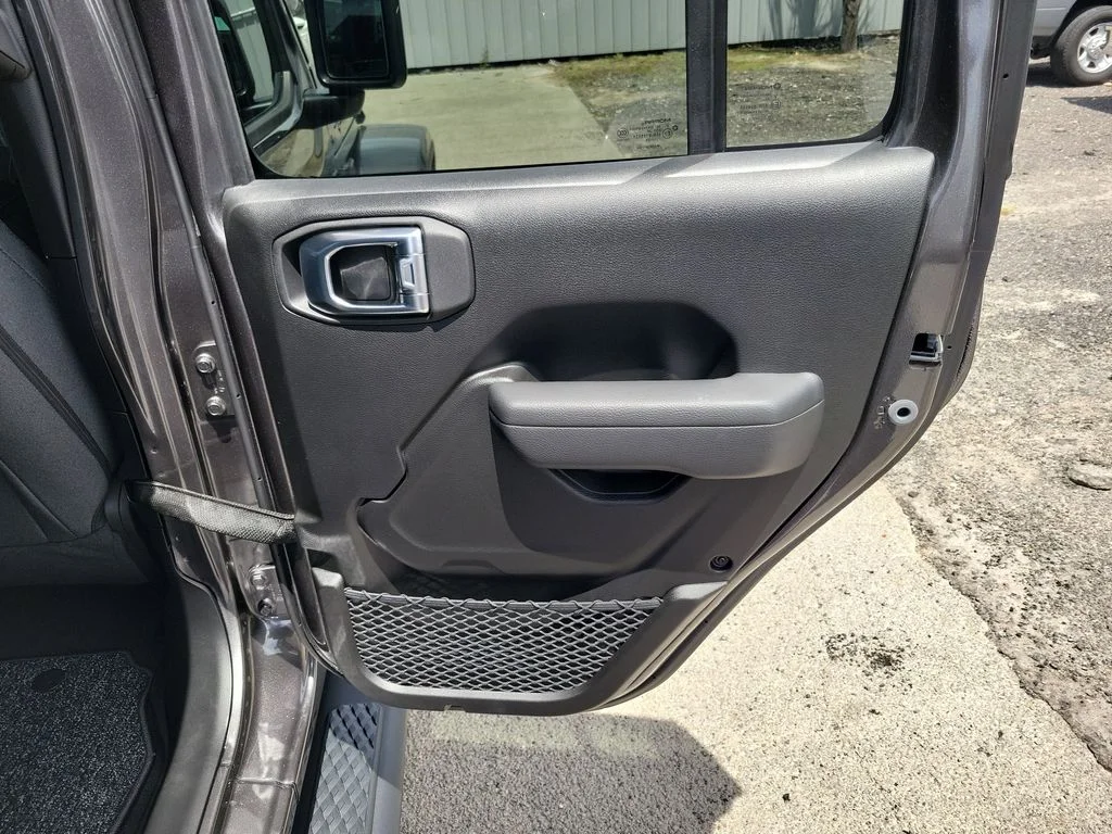 New 2026 Granite Crystal Metallic Clear-Coat Exterior Paint Jeep 85th Anniversary Edition image 29