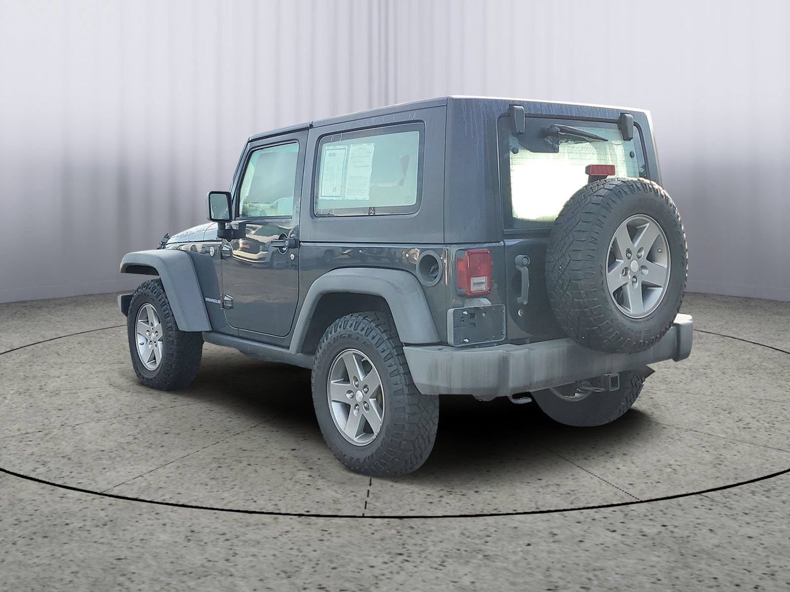 Used 2010 Gray Jeep Rubicon image 3