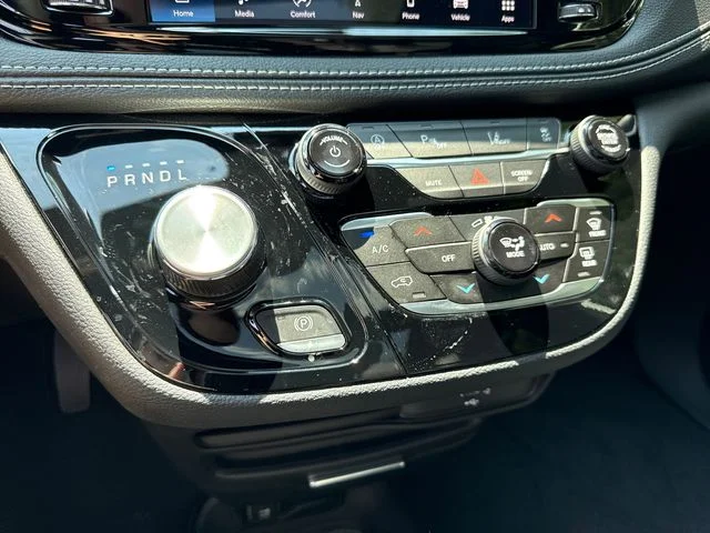 2026 Chrysler Pacifica Select - Photo 20