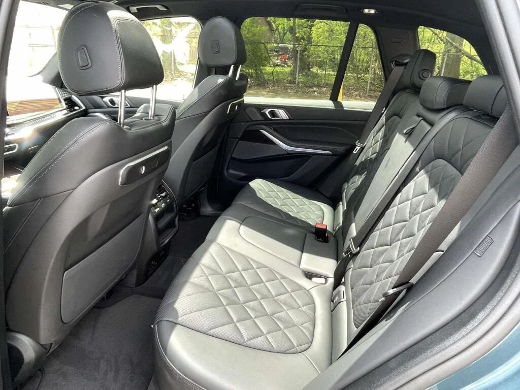 Used 2026 BLU/Blue BMW xDrive40i image 18