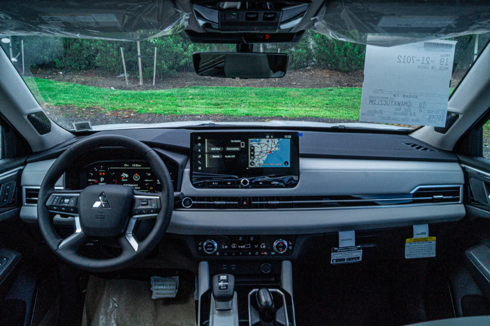 2025 Mitsubishi Outlander SEL Platinum Edition - Photo 18