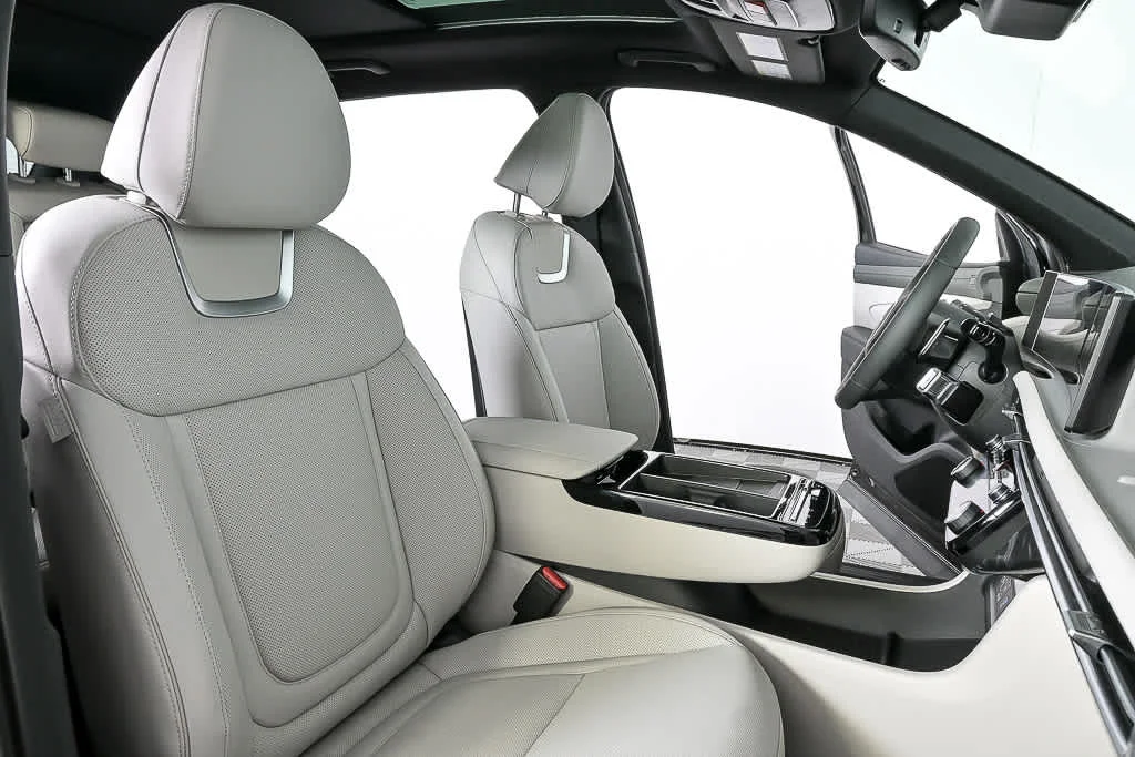 New 2026 Ash Black Hyundai Limited image 33
