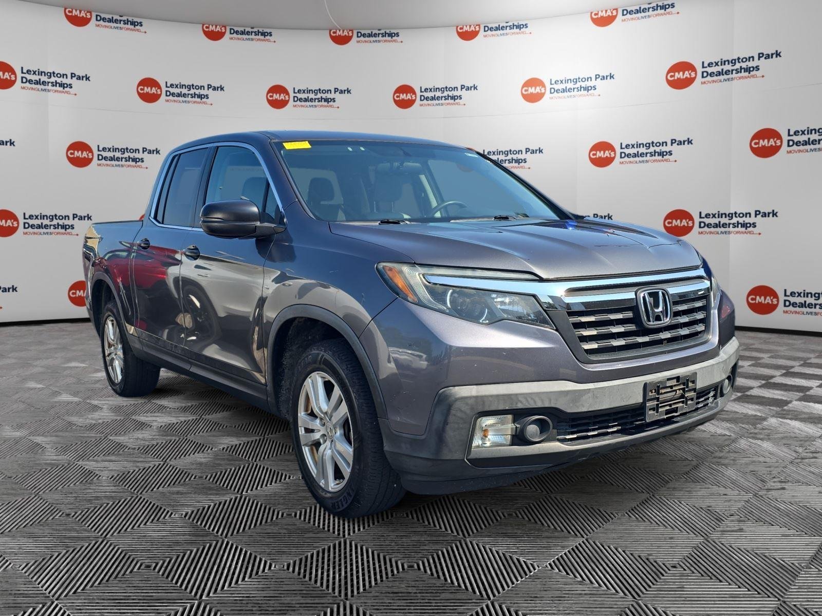 Used 2017 Modern Steel Metallic Honda RT image 1