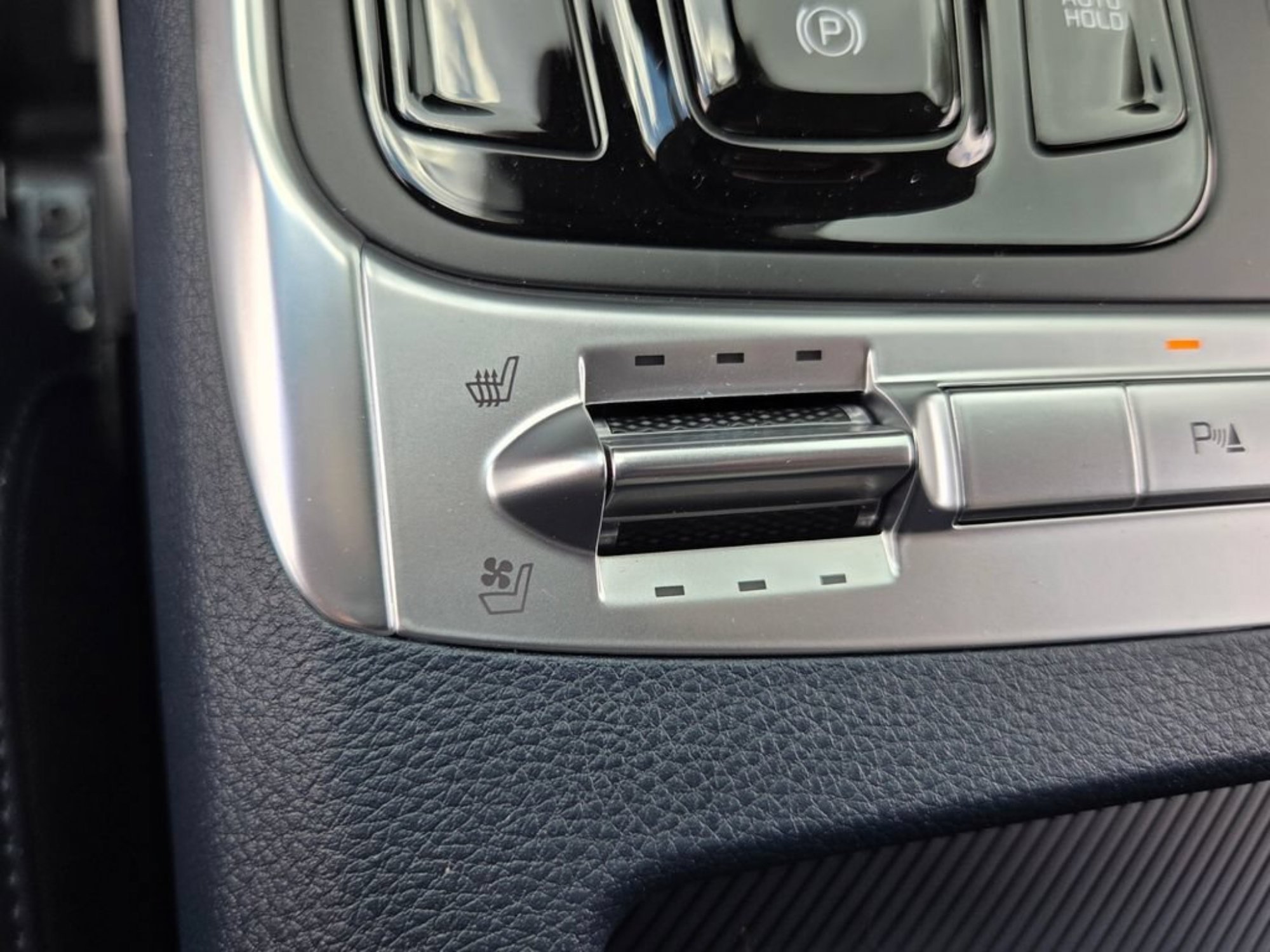 New 2027 Ceramic Silver Kia SX image 23