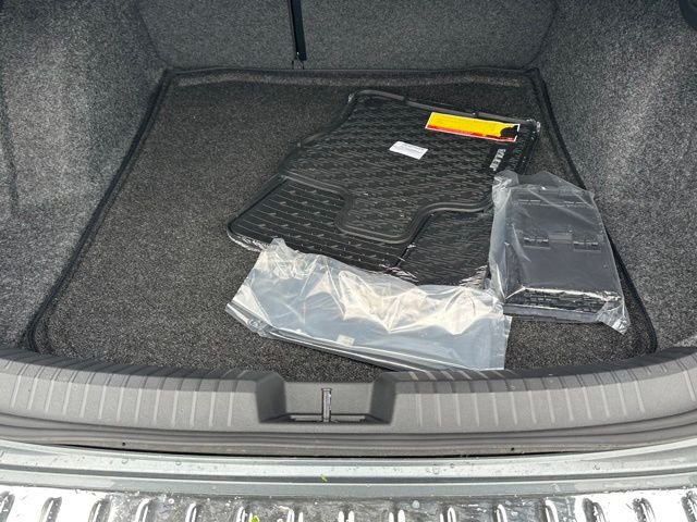 New 2026 Platinum Gray Metallic Volkswagen 1.5T SE image 17