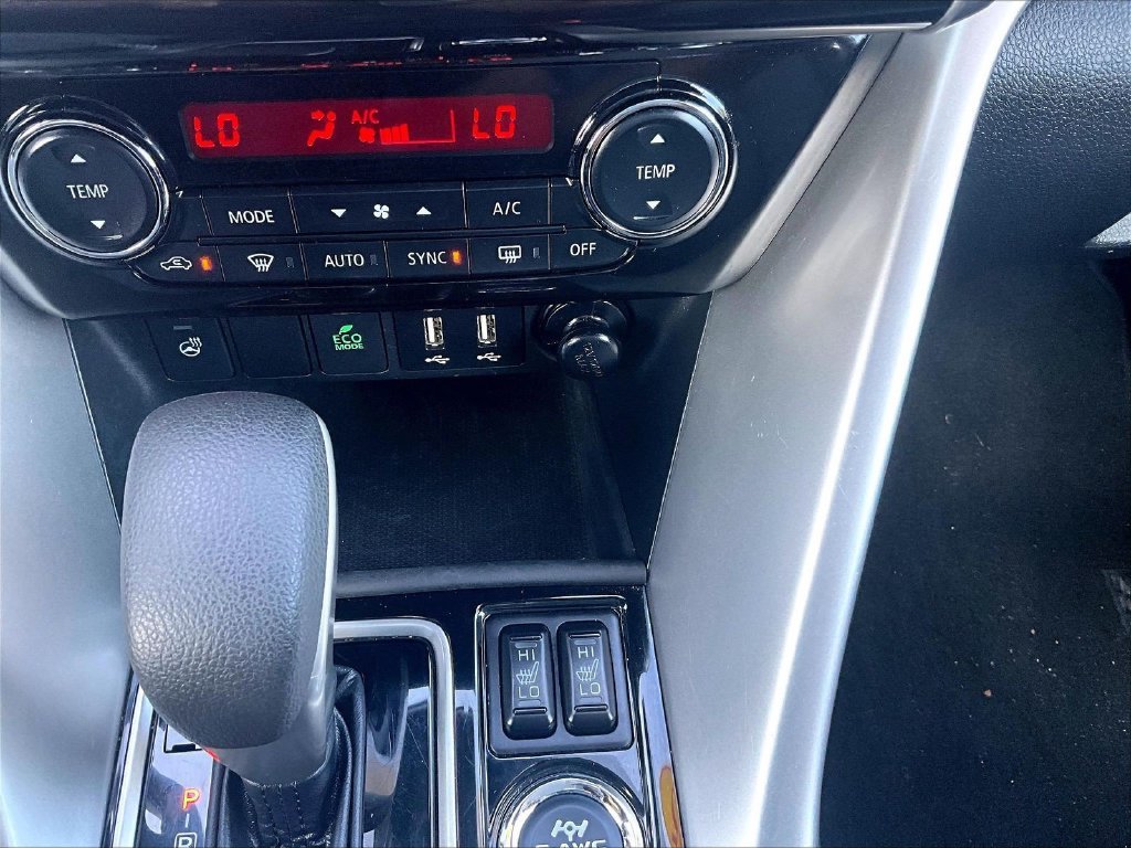 Used 2025  Mitsubishi Black Edition image 27