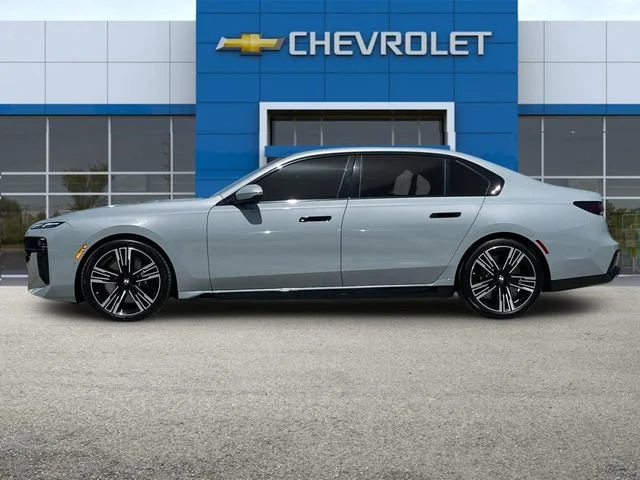 2025 BMW 7 Series 760i - Photo 7