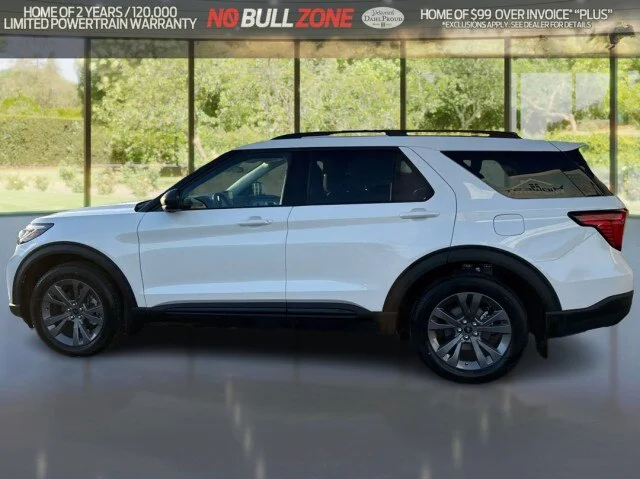 New 2026 Star White Metallic Tri-Coat Ford Active image 25