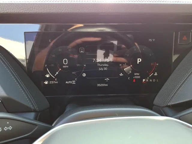 Used 2025 Onyx Black GMC Denali image 22
