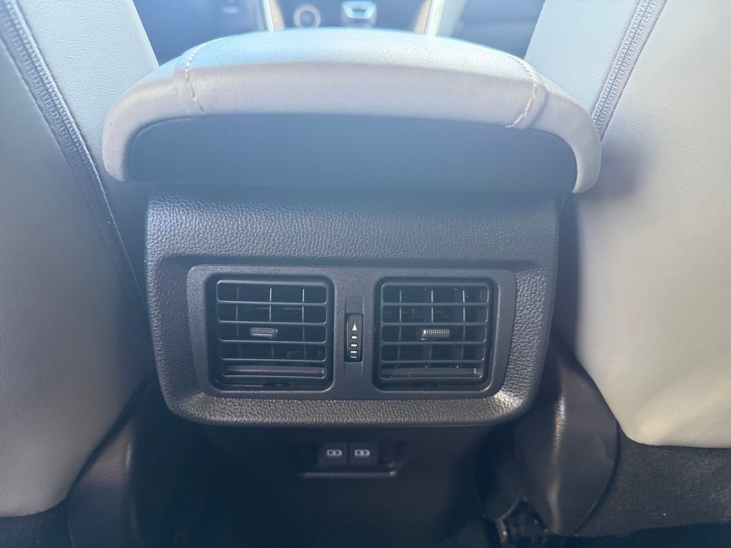 2024 Toyota Venza Limited - Photo 12