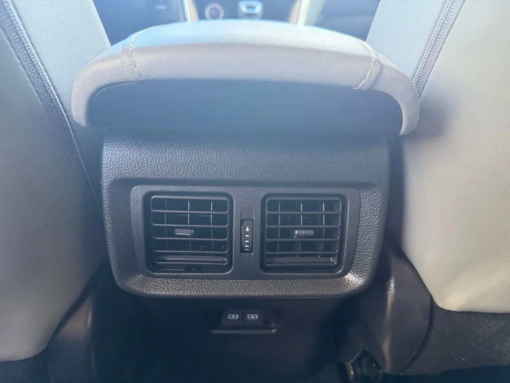 2024 Toyota Venza Limited - Photo 12