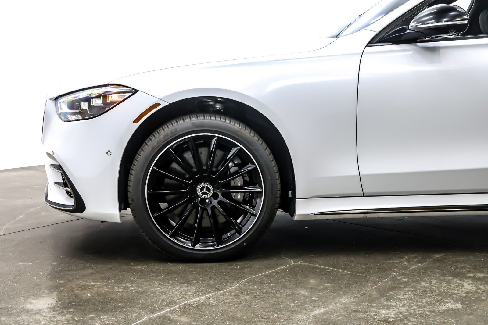 2025 Mercedes-Benz S-Class S 580 - Photo 10