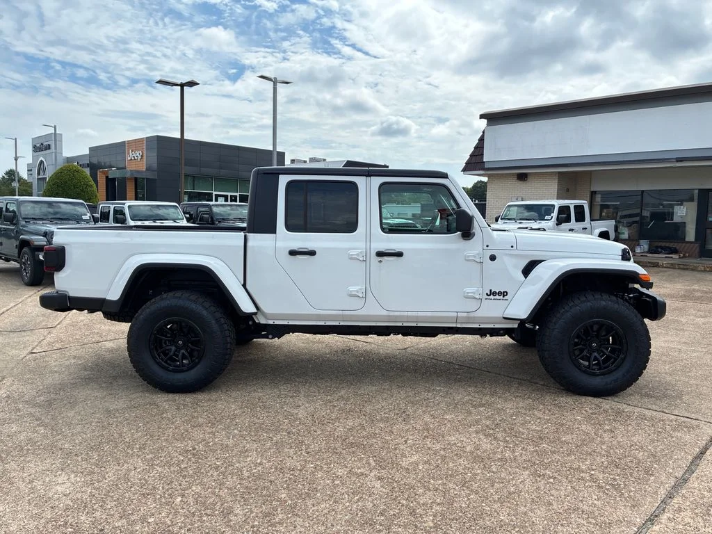 New 2026 Bright White Clear-Coat Exterior Paint Jeep Sport S image 7