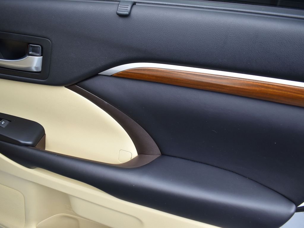 2018 TOYOTA HIGHLANDER - Image 31