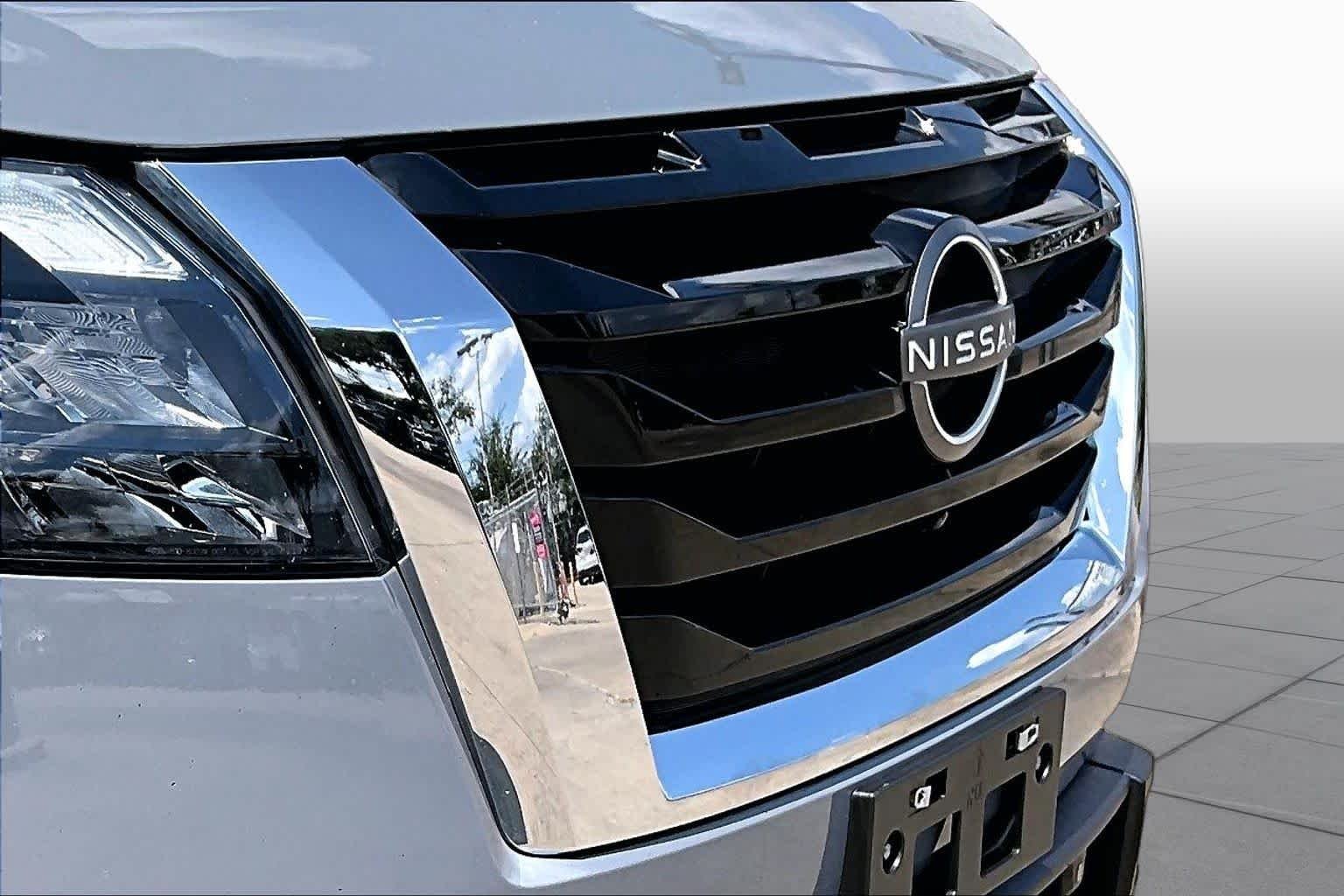 Used 2026 Super Black Nissan SV image 30
