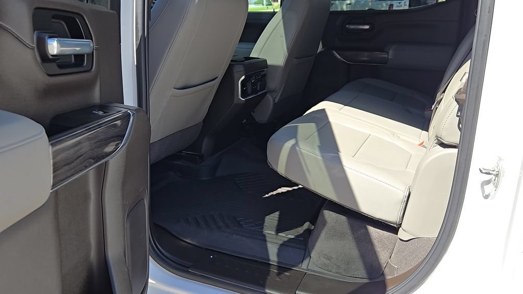 Used 2021 IRIDESCENT PEARL TRICOAT Chevrolet LTZ image 26