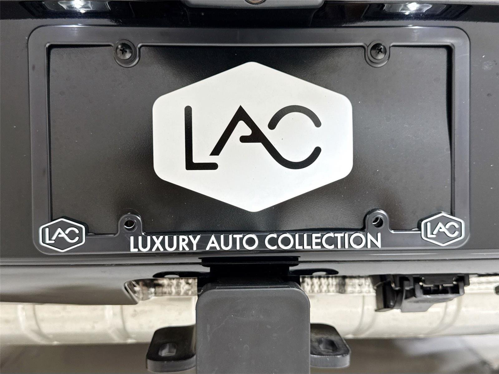 Used 2026 Carpathian Grey Premium Metallic Land Rover X-Dynamic SE | Urban Widetrack Build image 37